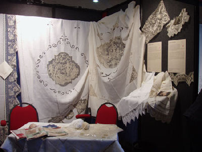 Filet lace-making in Italy