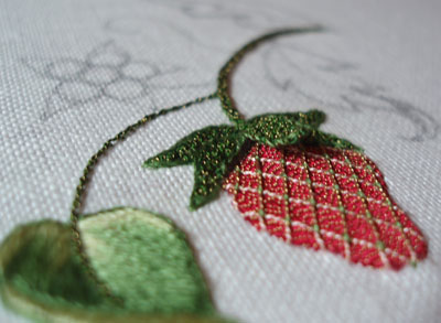 Strawberry embroidered with Gilt Sylke Twist