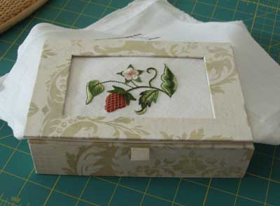 Hand Embroidered Strawberry with Gilt Sylke Twist: Finishing