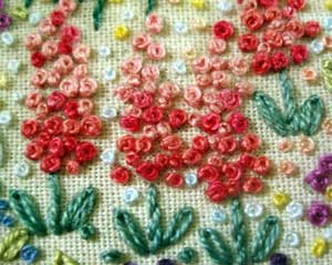 Embroidered Flower Gardens: French Knot Flowers –