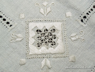 Vintage Table Linens: Lefkara Lace?