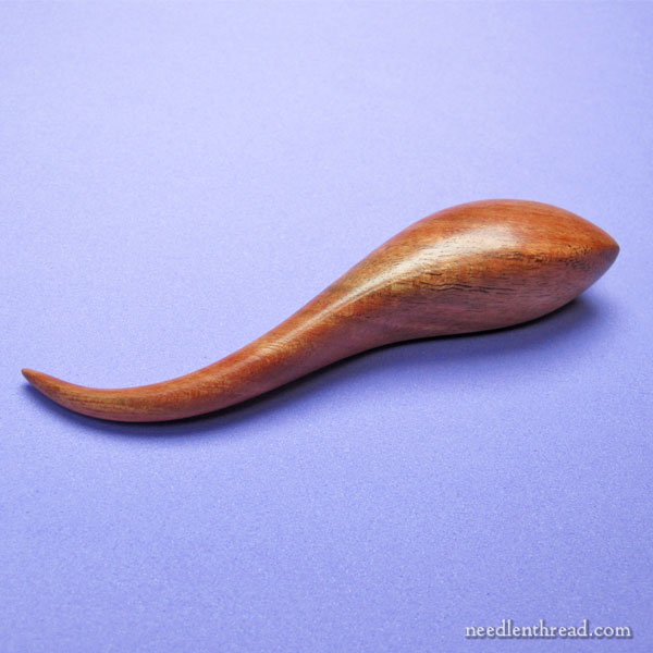 Aficot needlework tool