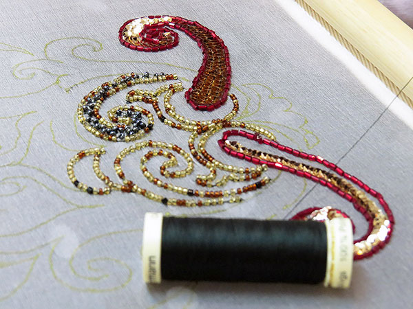 Hand & Lock Embroidery Classes, USA