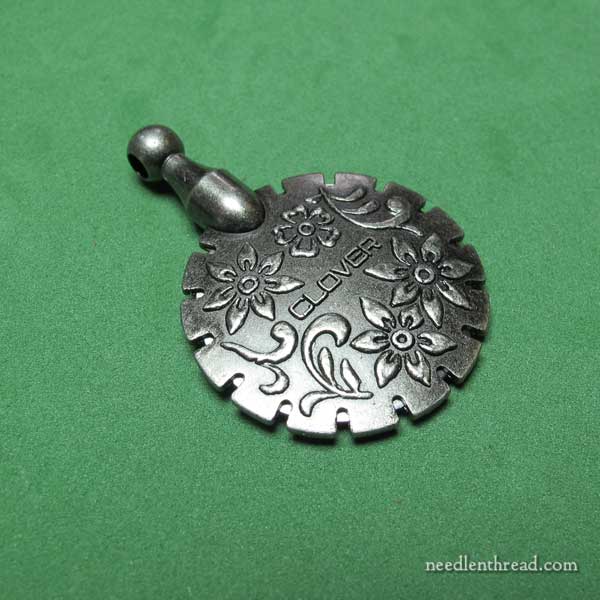 Clover Pendant Thread Cutter