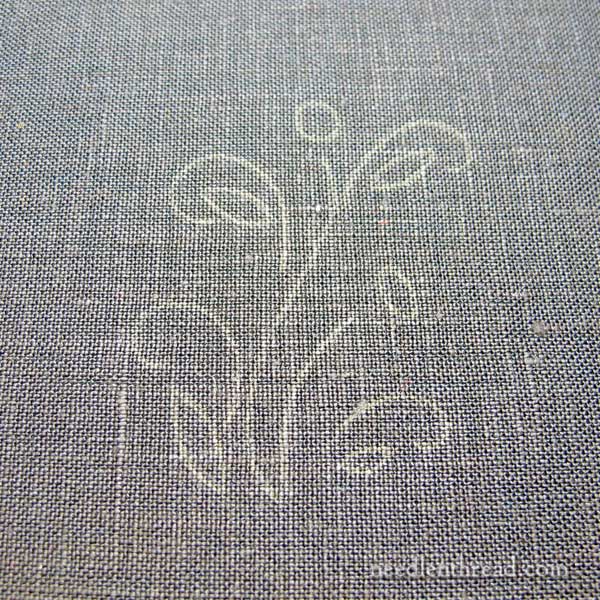 Transferring an embroidery design on dark fabric
