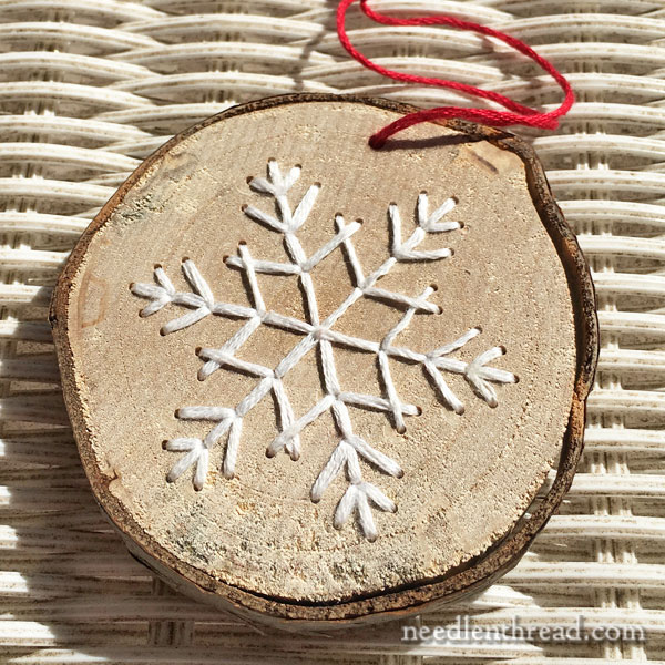 Embroidery on wood - Christmas ornament