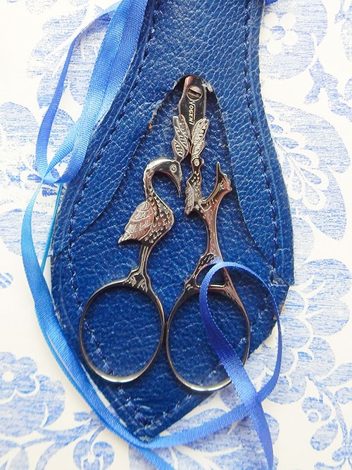 Roulot scissors give-away on Needle 'n Thread