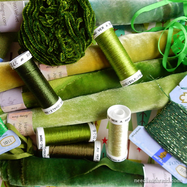 How To Make Yarn Wrapped Green Balls - Champagne and Sugarplums