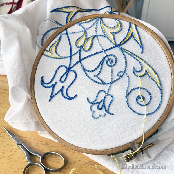 Maydear Stamped Embroidery Kit for Beginners with Pattern, Cross Stitch kit,  Embroidery Starter Kit Including Embroidery Hoop, Color Threads and  Embroidery Scissors - Fall in Love 