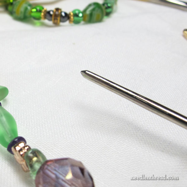 Laying tools for hand embroidery