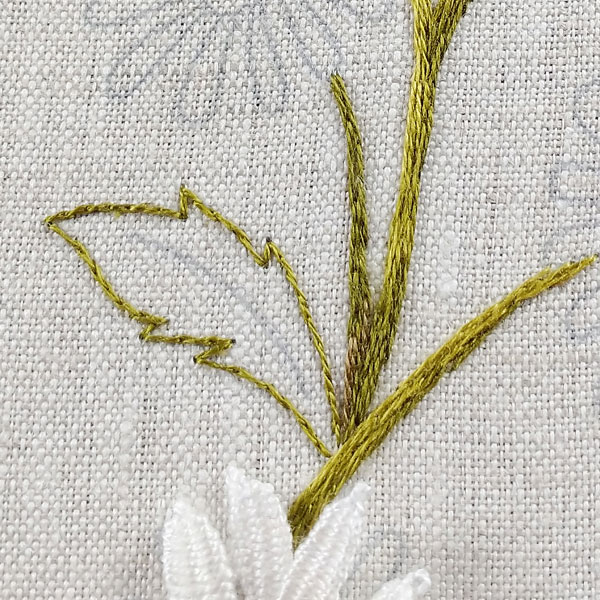 How to embroider daisies, part 3: stems, leaves, and more