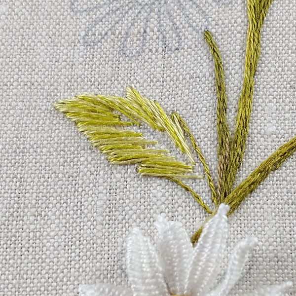 How to embroider daisies, part 3: stems, leaves, and more