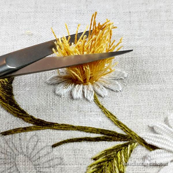 How to embroider daisies: long & short stitch with turkey work