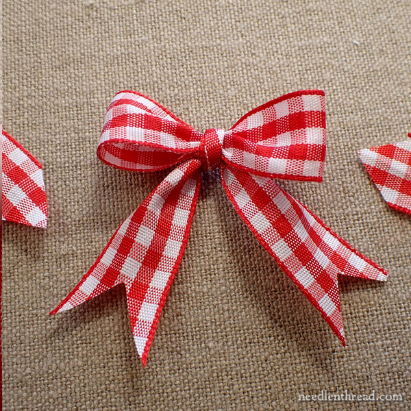 How to Make Small, Consistent Bows + Give-Away Winner! –