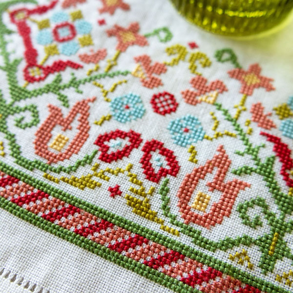 Avlea Folk Embroidery cross stitch kit: Clara's Garden