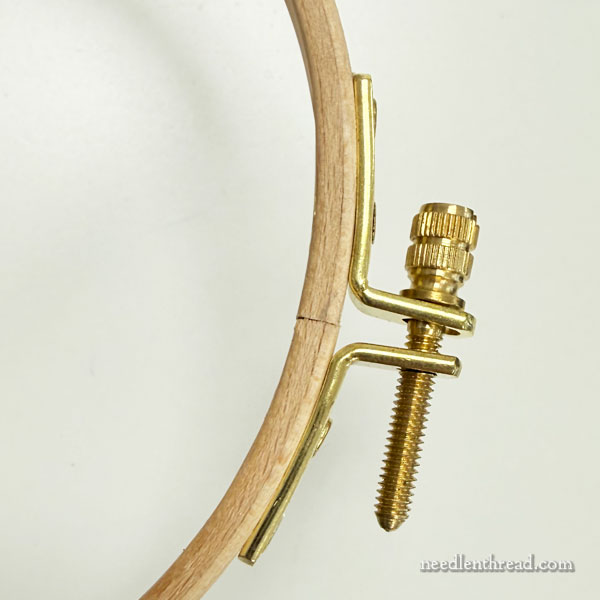 Cosmo embroidery hoop - don't waste your money!